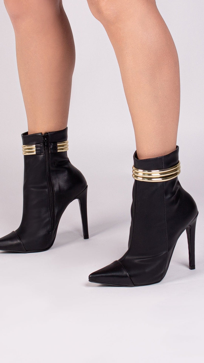 Bota Feminina Cano Médio Salto Alto Fino Stiletto Preto com Dourado